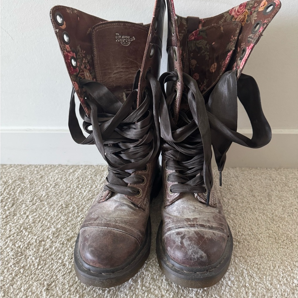 Dr Martens Triumph Sz 38 Women's Boots